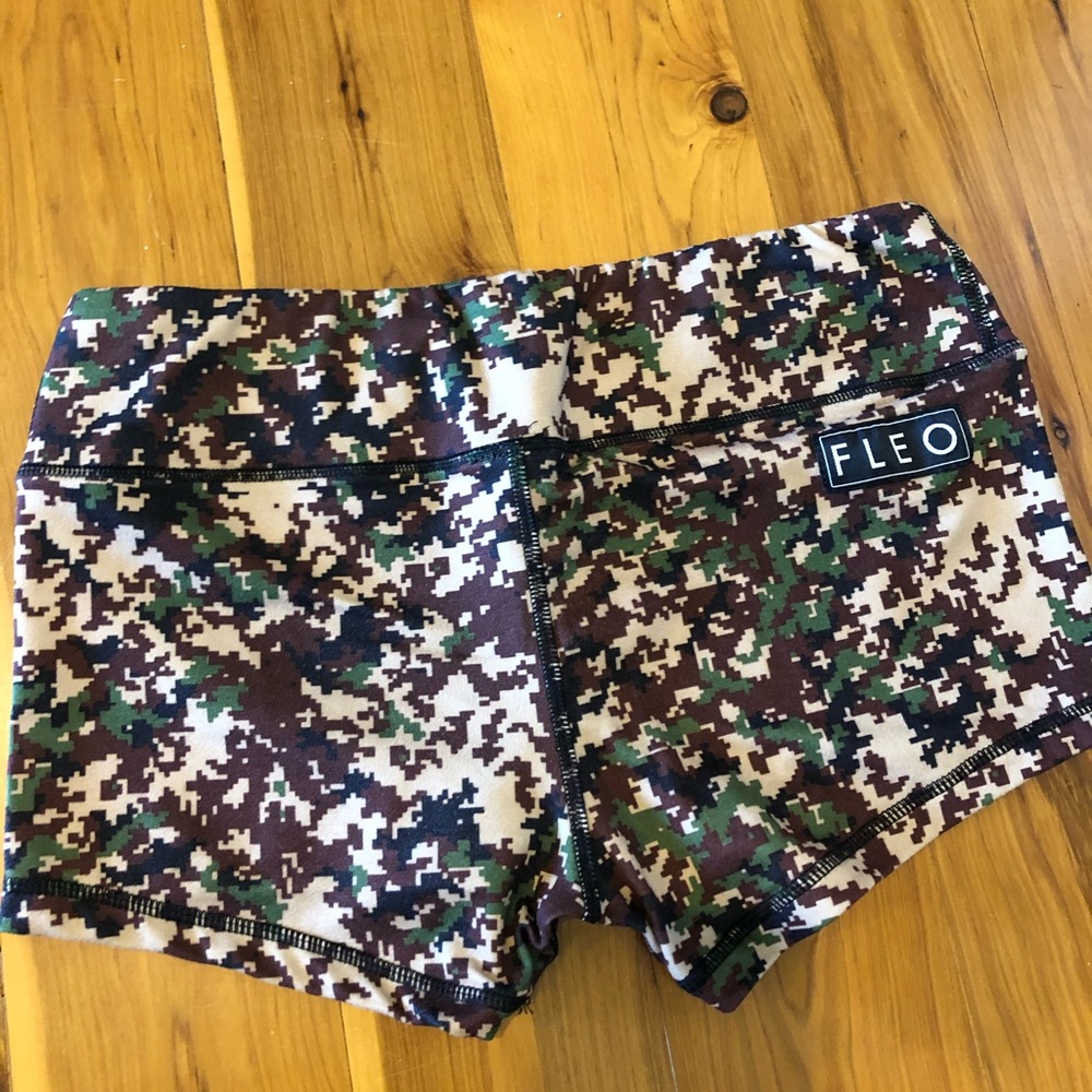 FLEO shorts M